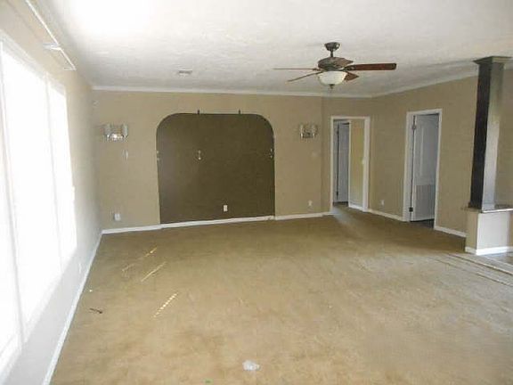 5th image of 100 Drake Dr