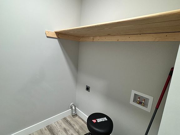 5th image of 194 Frank Christian Rd