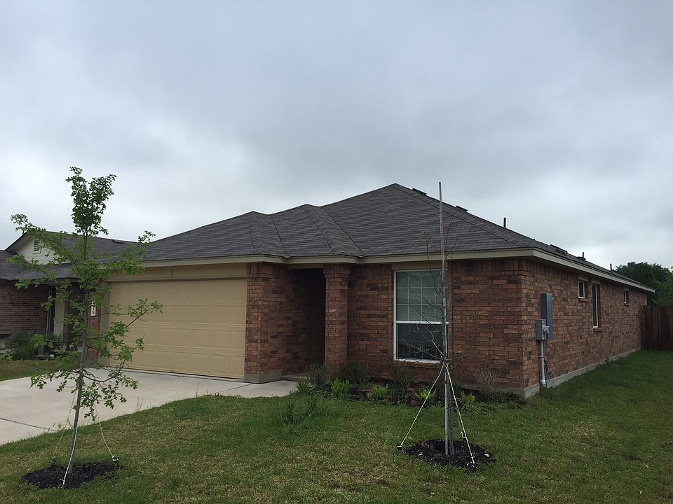 1st image of 210 Windridge Dr N