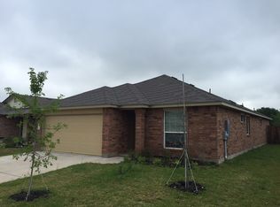 210 Windridge Dr N, Lockhart, TX 78644