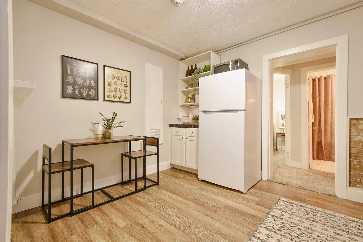 Building Photo - 86 N B St #24