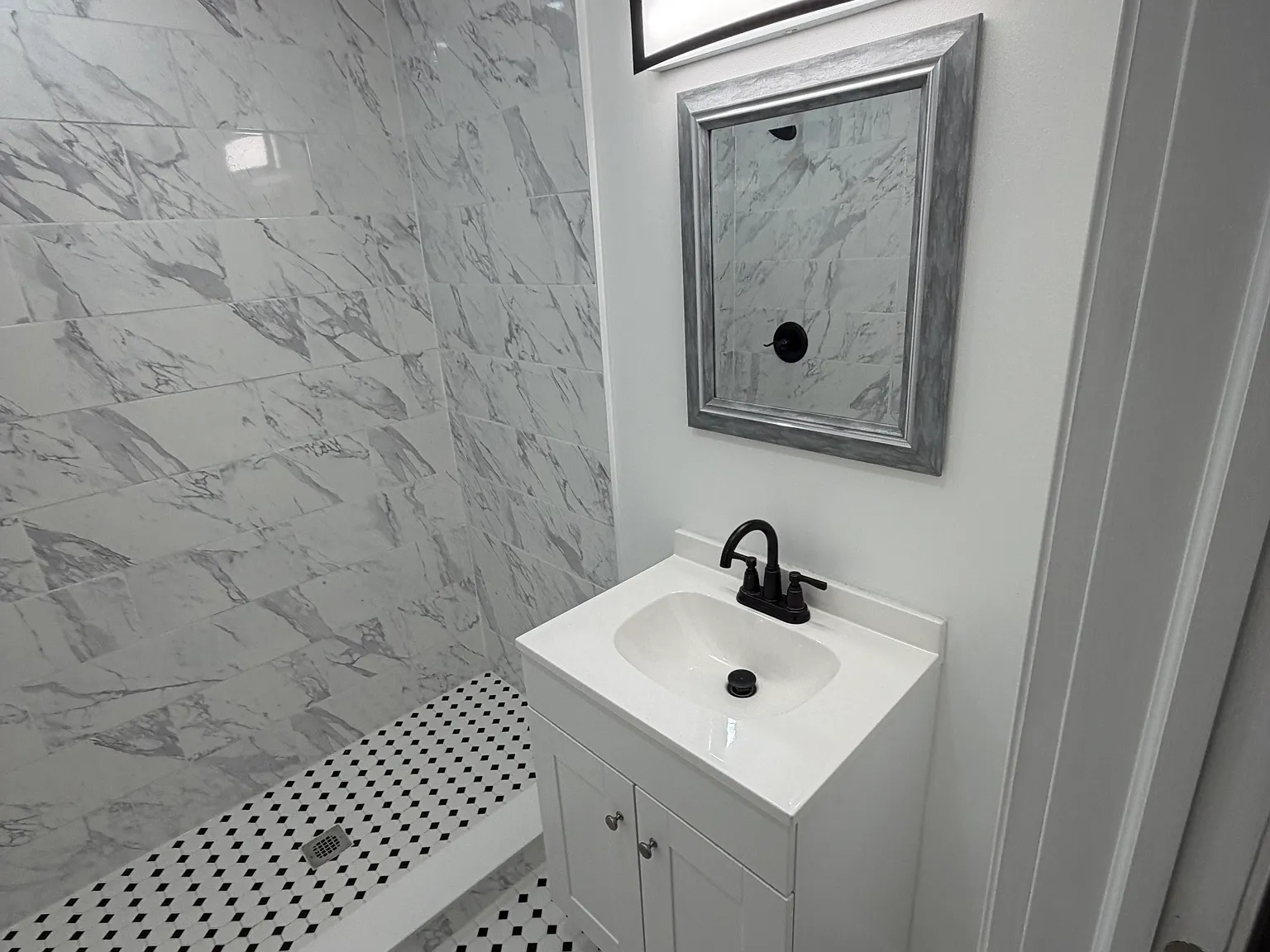 214 Morewood Ave — Photo 1