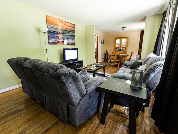 3rd image of 1205 Sussex Ct