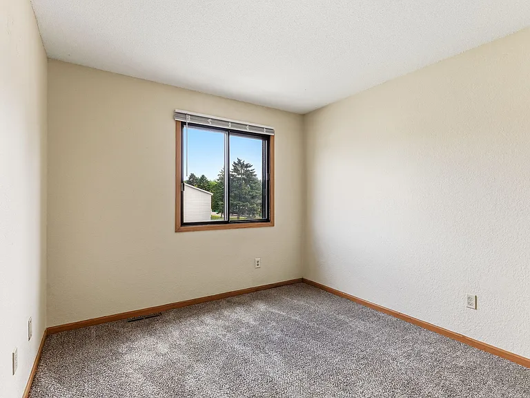 Victoria Townhomes — Photo 15