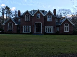 170 Harbor Acres Rd, Port Washington, NY 11050