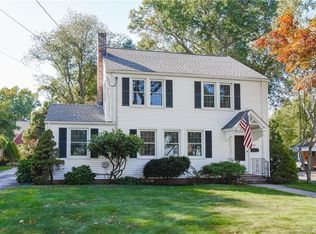 25 Castlewood Rd, West Hartford, CT 06107