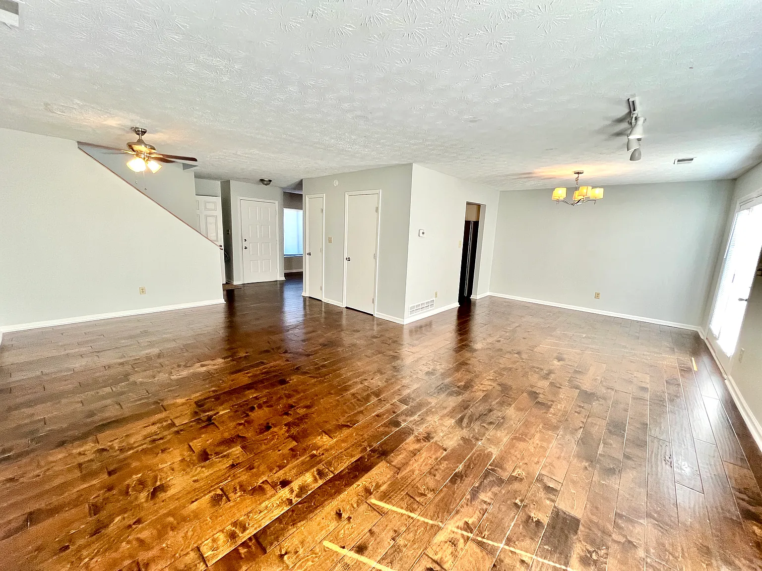 2 bed, 2.5 bath, 1717 sqft, $1,645 — Photo 4