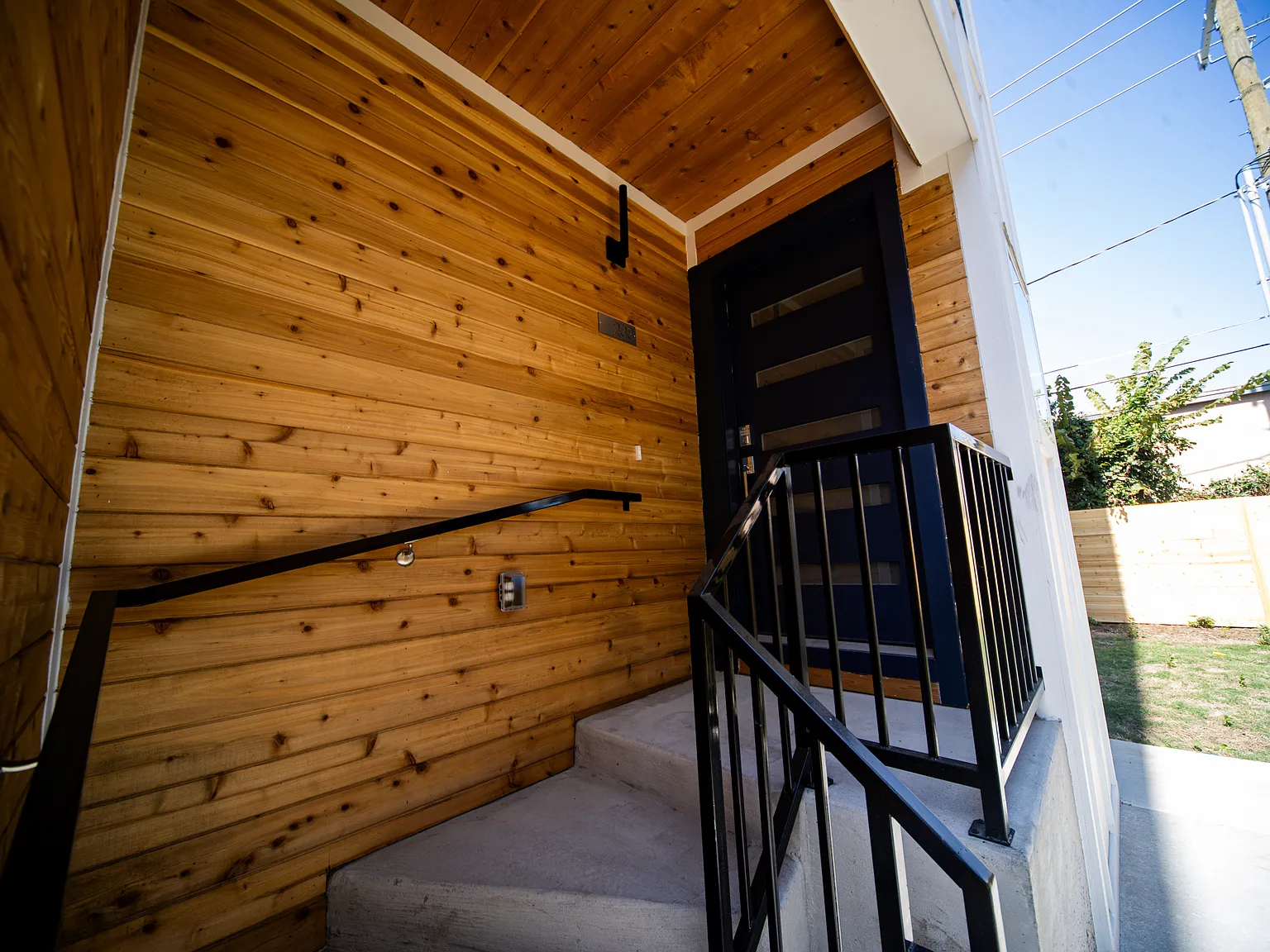 2 bed, 2.5 bath, 1650 sqft, $2,750 — Photo 2