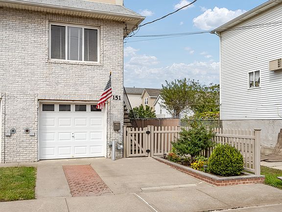 4th image of 151 Baden Pl