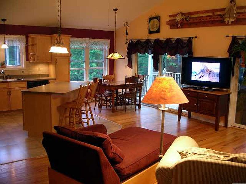 3rd image of 165 IRISH HILL Road