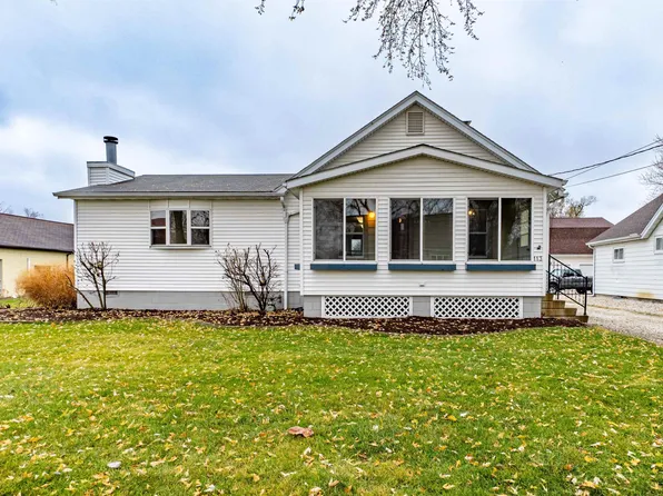 113 Center St, Creve Coeur, IL 61610