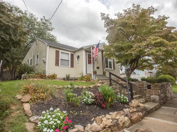 1325 Detweiler Ave, Hellertown, PA 18055