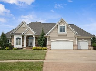 1700 Birch St, Robins, IA 52328