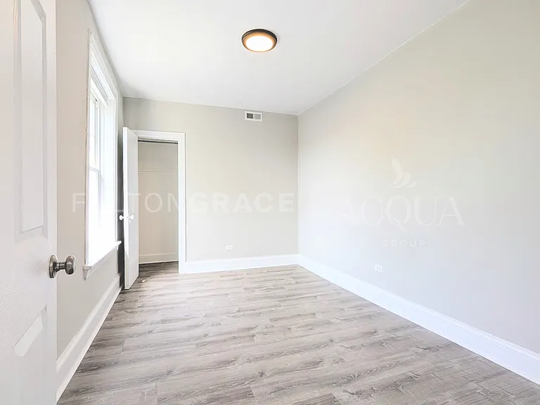 6300 N Oakley Ave #3 — Photo 11