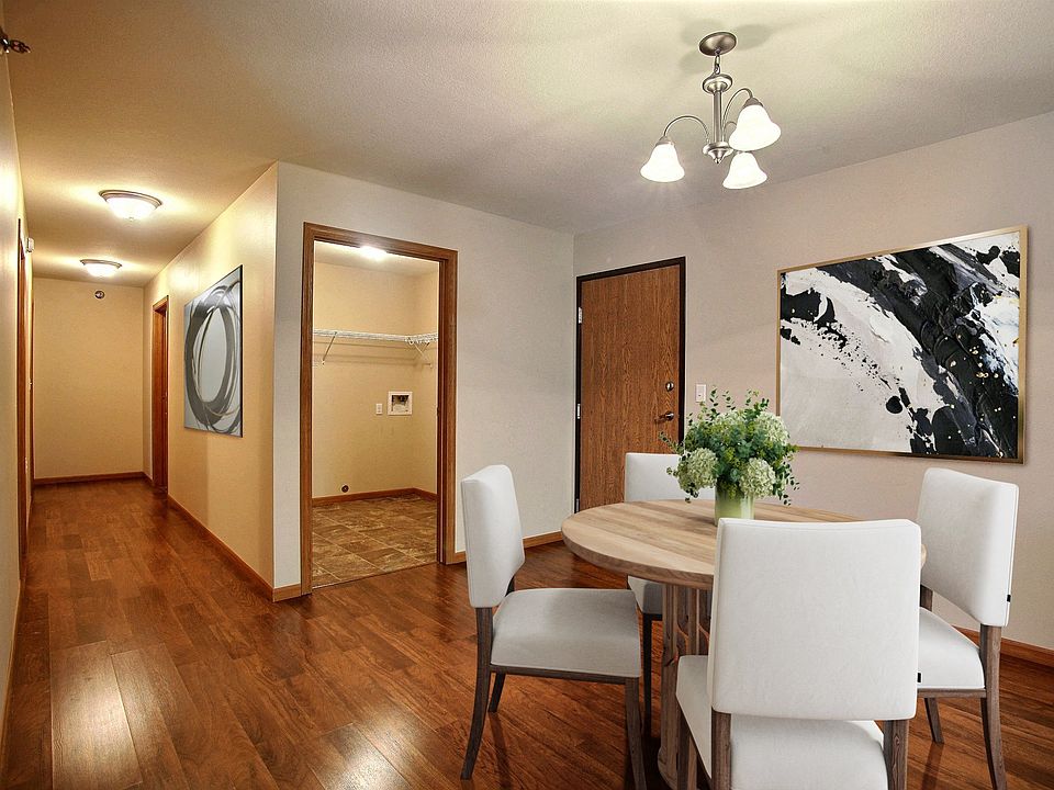 Fargo, ND Wolf Creek Apartments | Dining
