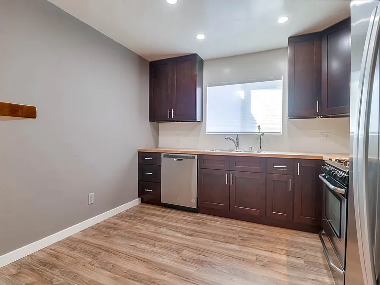 4012 Ingraham St #A — Photo 12