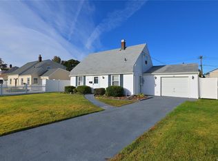 60 James Ln, Levittown, NY 11756