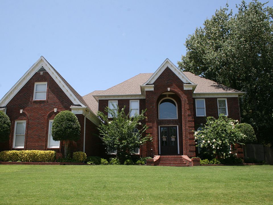 1st image of 805 Green Oaks Ln