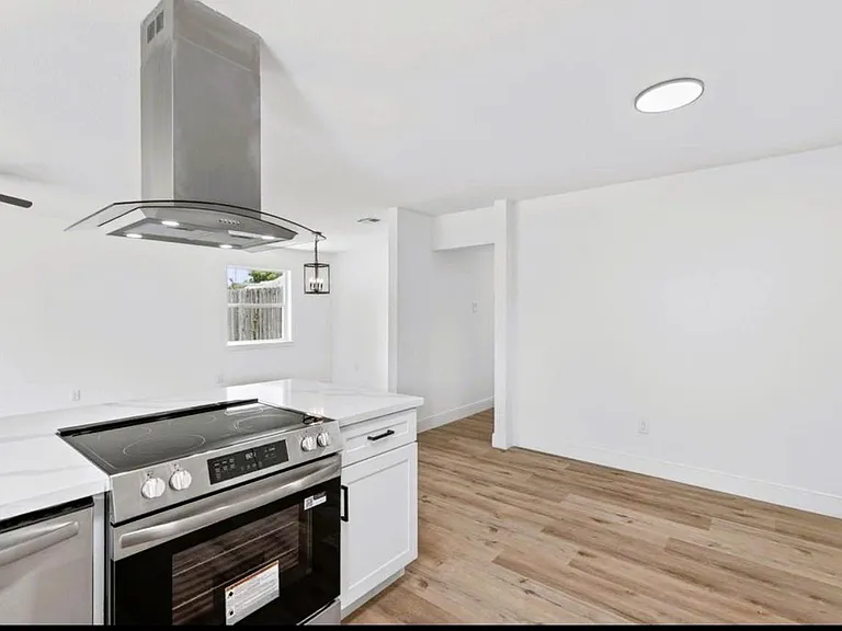 9623 Seeker St — Photo 11