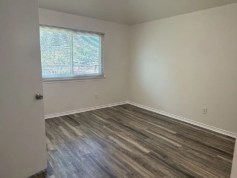 2111 Margalene Way — Photo 8