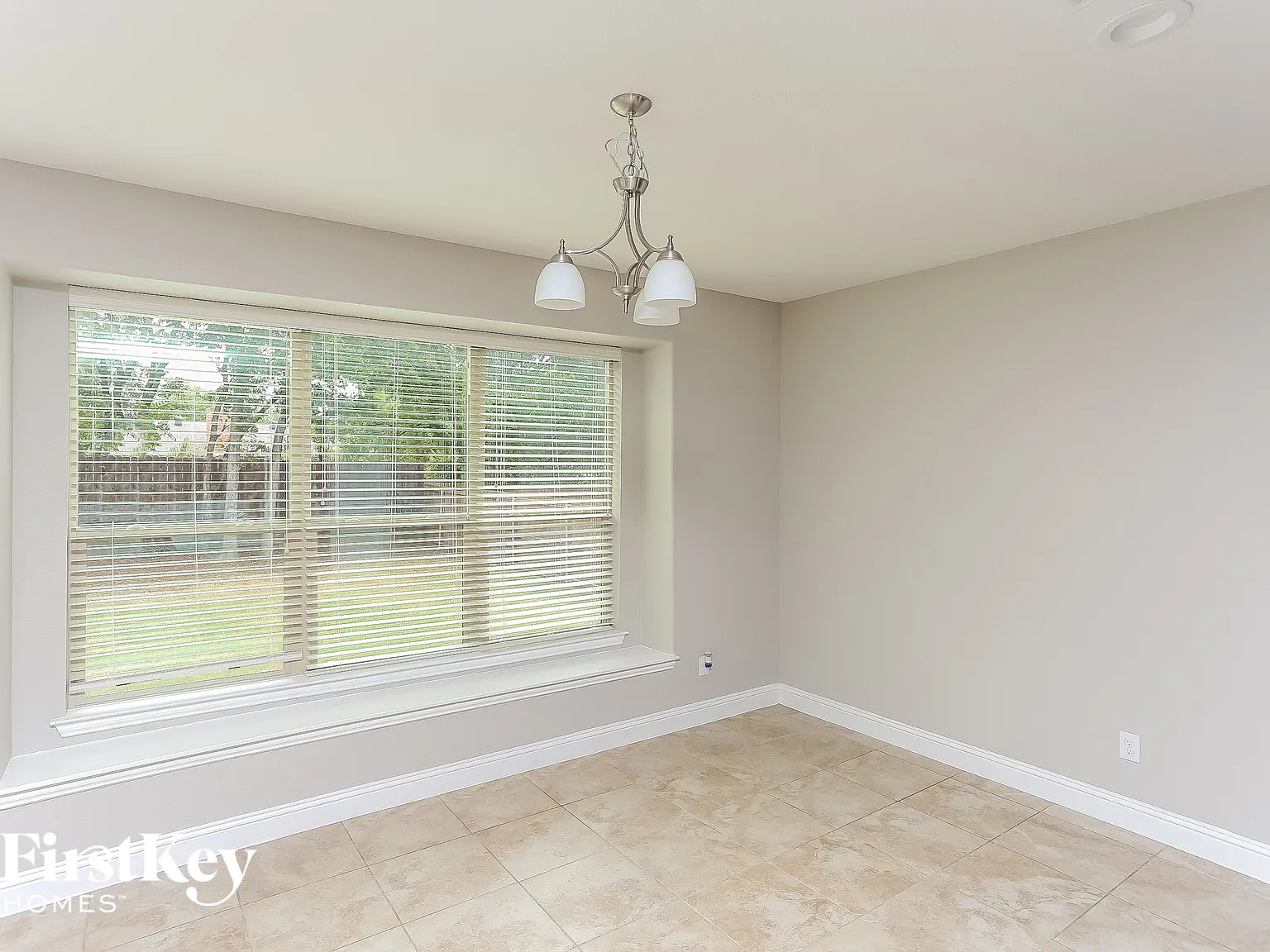 4 bed, 3.0 bath, 2953 sqft, $3,290 — Photo 4