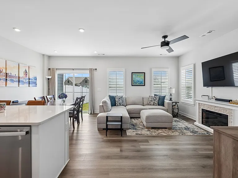 1021 Clendening Dr — Photo 15