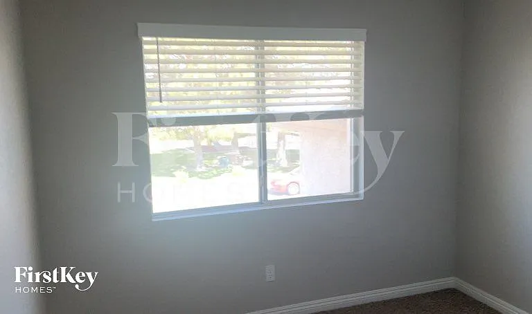 277 Fairbrook Dr — Photo 12