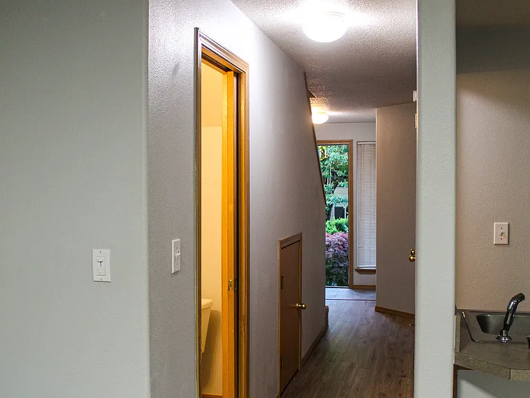 38368 Hood St — Photo 16