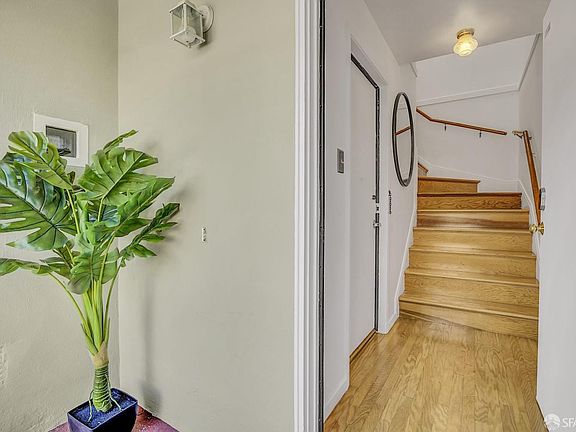 3rd image of 378 Los Palmos Dr
