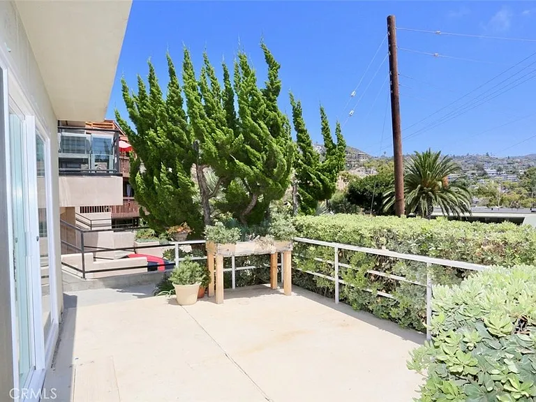 180 Cliff Dr — Photo 4