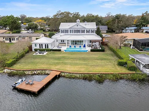 2024 Lake Dr Photo 1