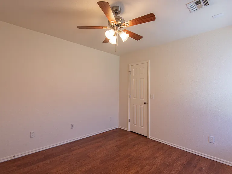 17405 Bronze Ln — Photo 27