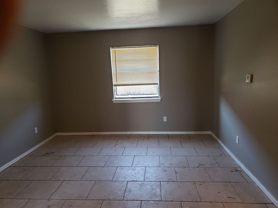 1st image of 5825 NW 34th St #9