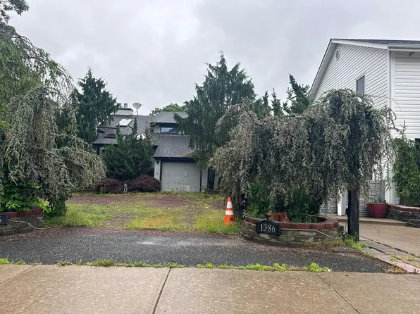 1386 William Floyd Pkwy, Shirley, NY 11967