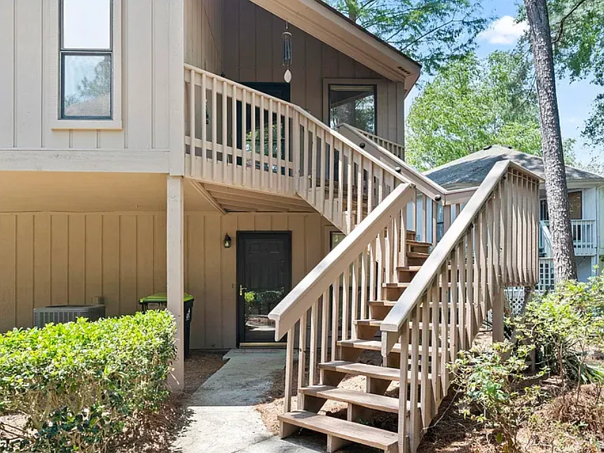 3 bed, 1334 sqft, $1,800 — Photo 2