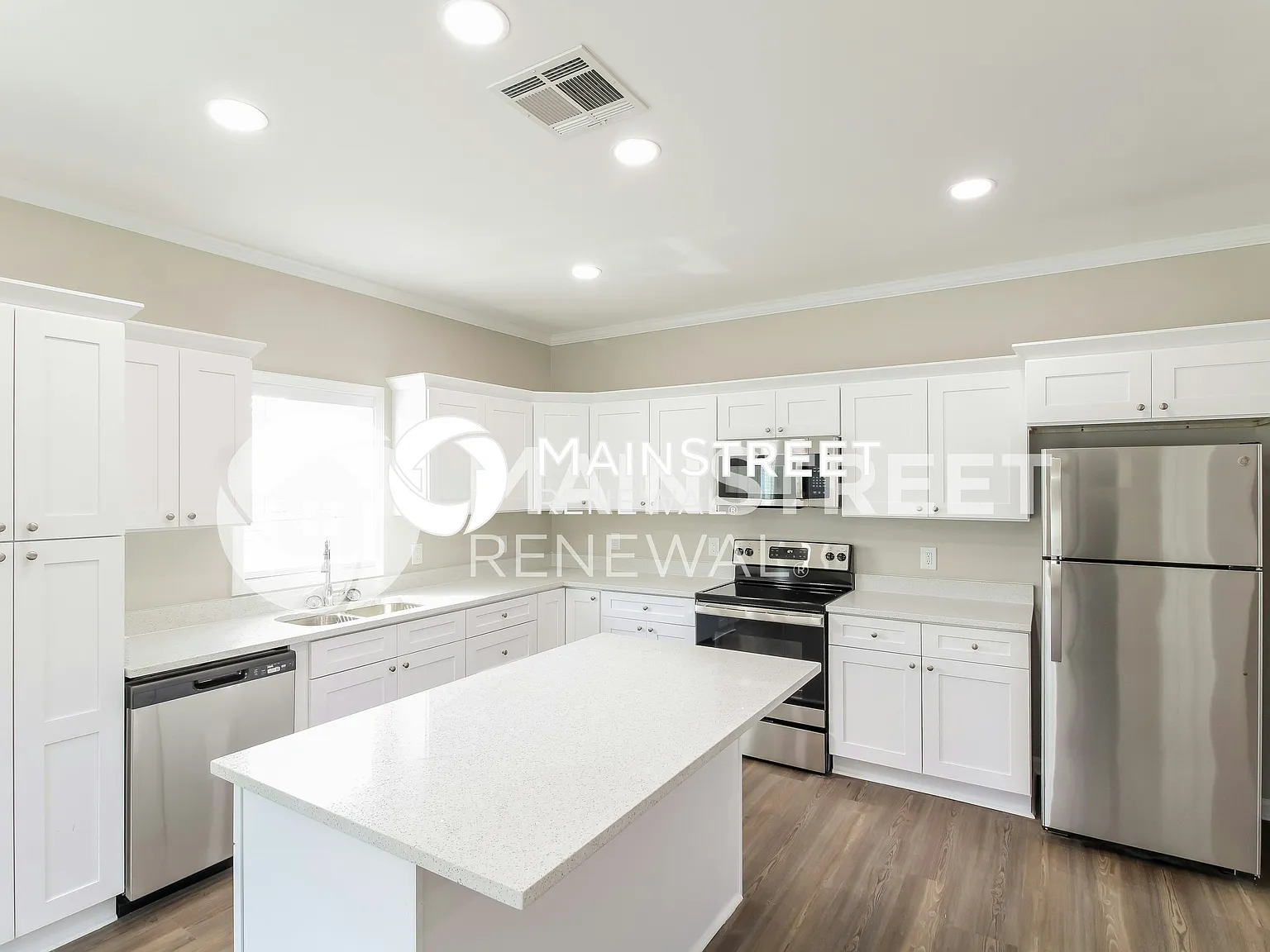 7816 Scott St — Photo 1
