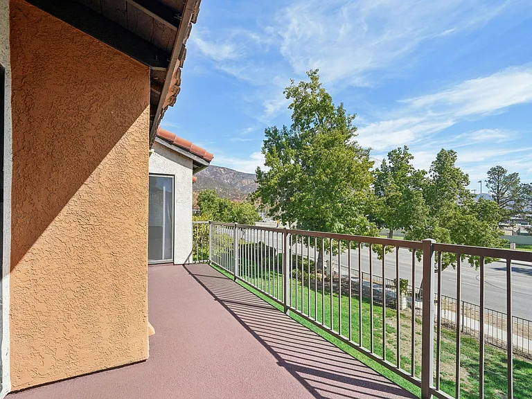 Acacia Park Apartments — Photo 10