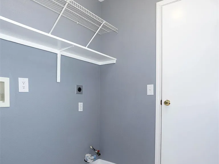 814 Lantana Ln — Photo 17