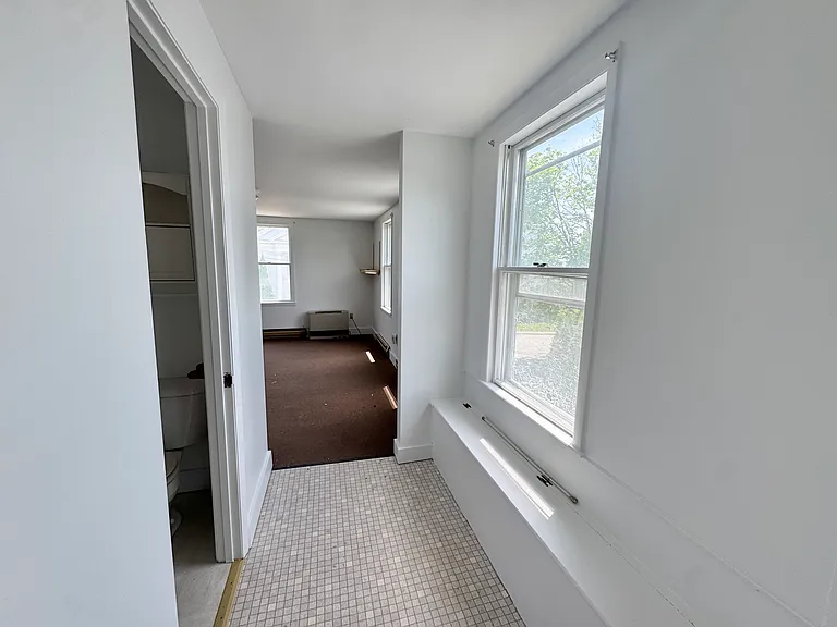 90 Franklin St #4 — Photo 7