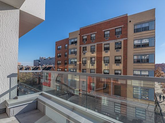 3rd image of 10 Montieth St #470