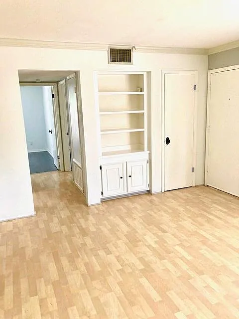 Building Photo - 800 Post Oak Blvd #50