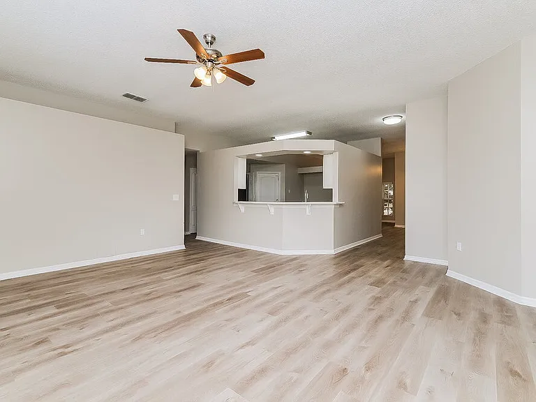 807 Greenbelt Cir — Photo 4