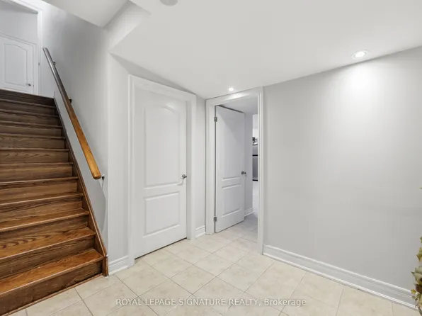 221 Peak Point Blvd #Basement, Vaughan, ON L6A 0B6