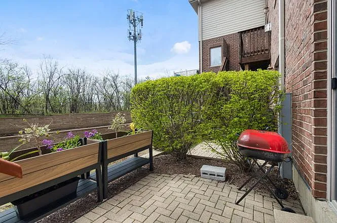 2211 Maple Hill Ct — Photo 27
