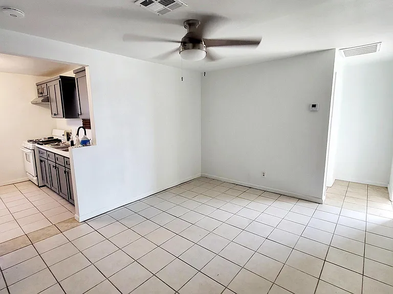 2306 S Walnut Ave — Photo 8