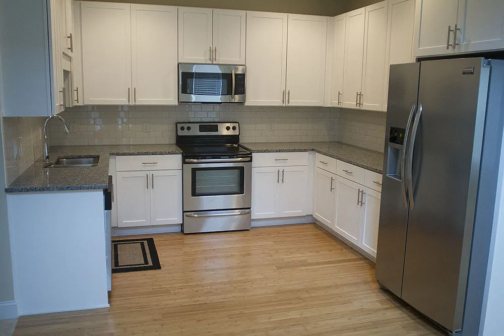 Spacious duplex on 9th Street — Photo 1