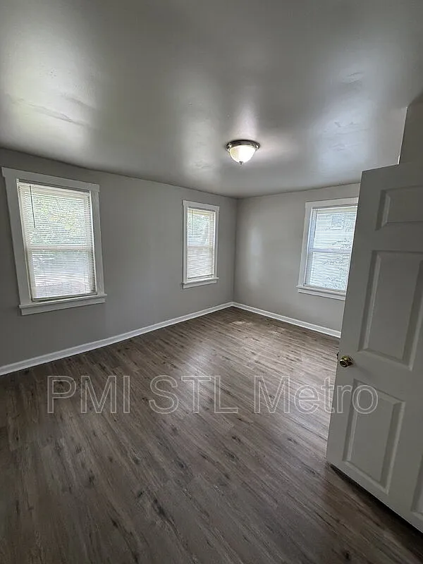 3 bed, 1.0 bath, 1286 sqft, $1,369 — Photo 4