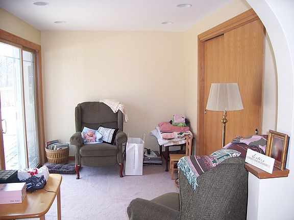 sittingroom within master