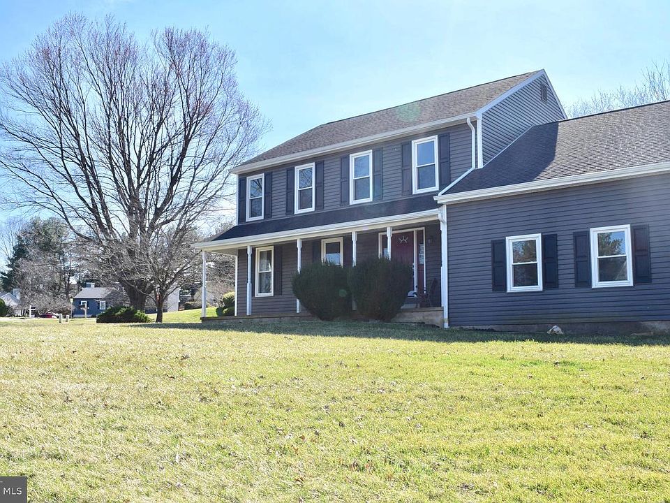 1st image of 393 Clover Ct