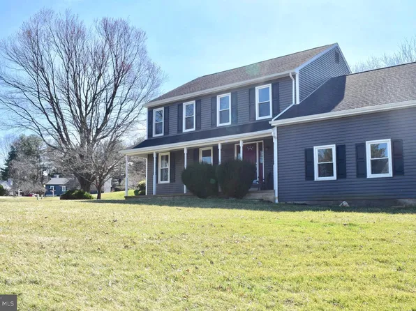 393 Clover Ct, West Grove, PA 19390